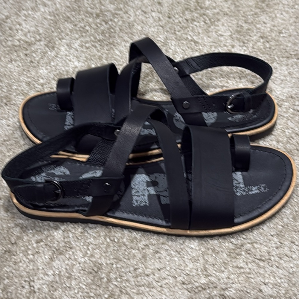 Sorel Ella Criss Cross Black Leather Sandals - Picture 5 of 5